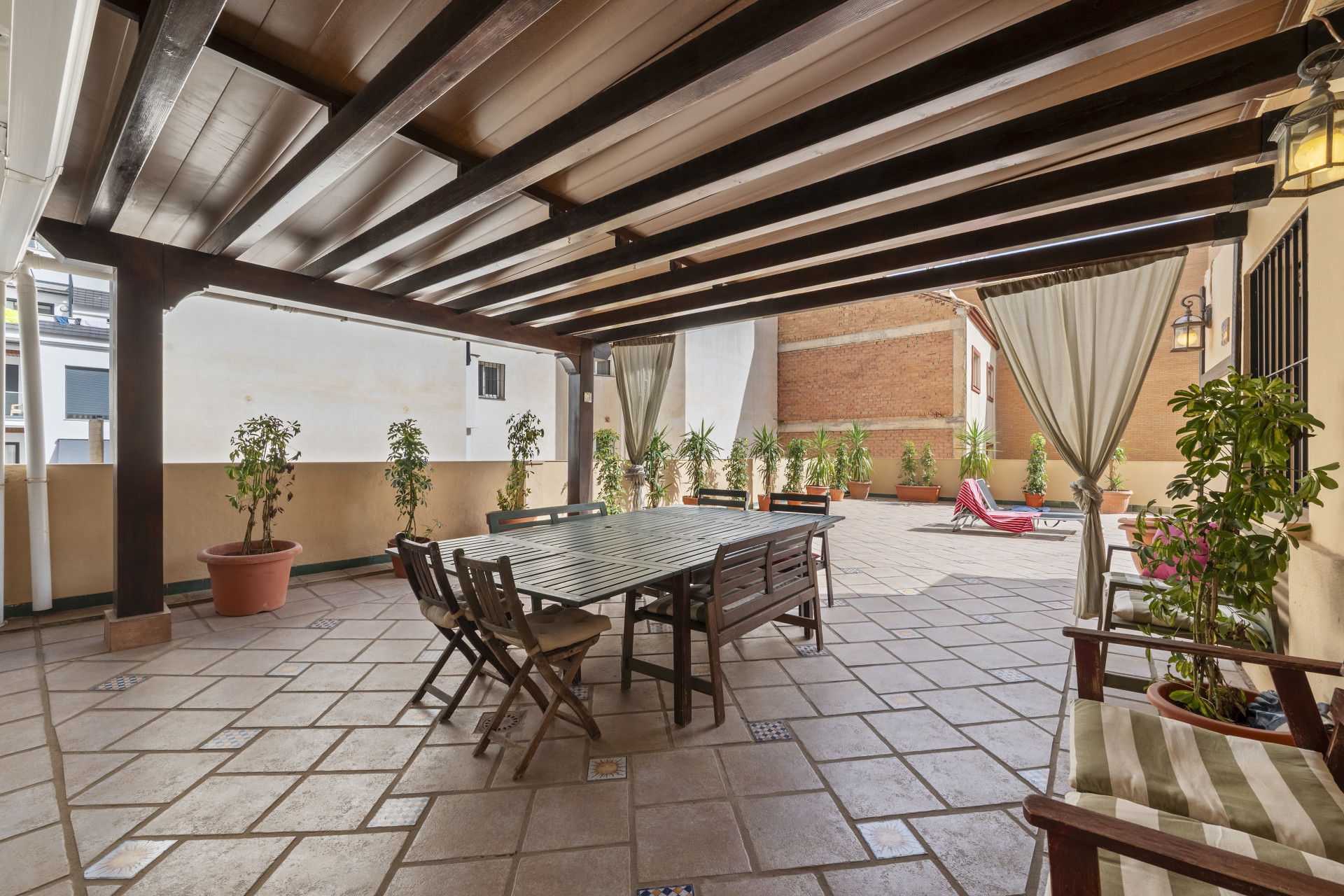 Unique 2-Bed Apartment with Vast Terraces in Los Boliches, Fuengirola — Fuengirola