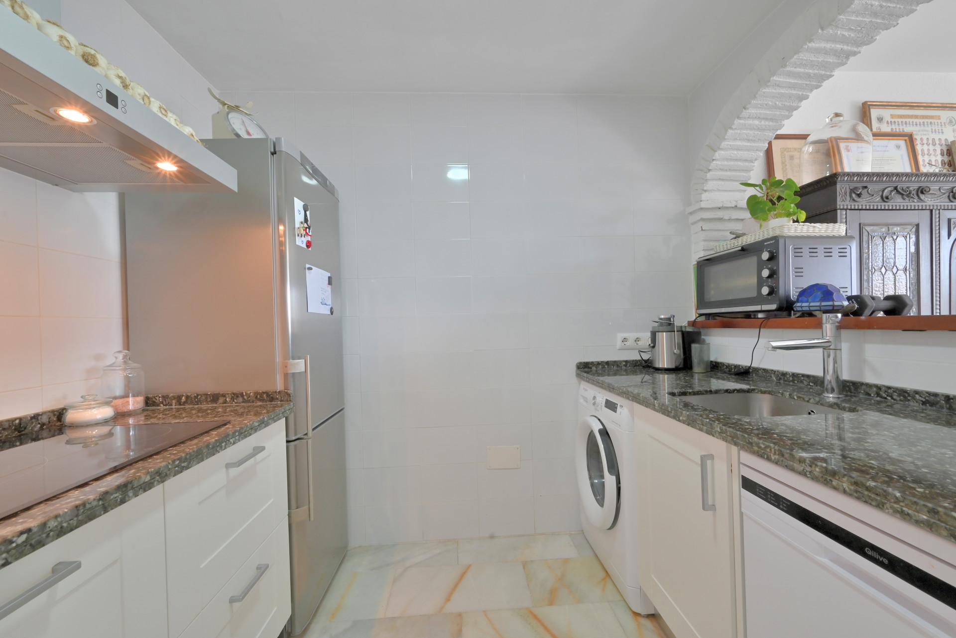 Two-Bedroom Apartment with Pool and Sea Views in Calahonda Park — Calahonda