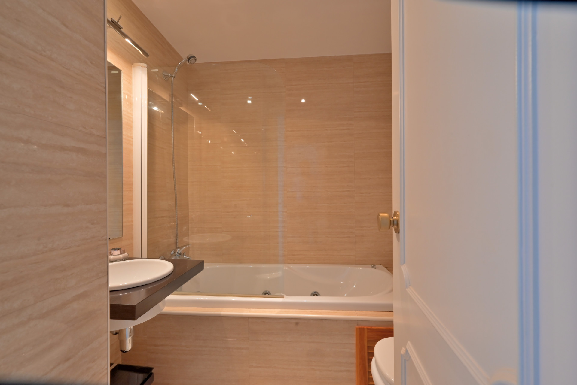 Two-Bedroom Apartment with Pool and Sea Views in Calahonda Park — Calahonda
