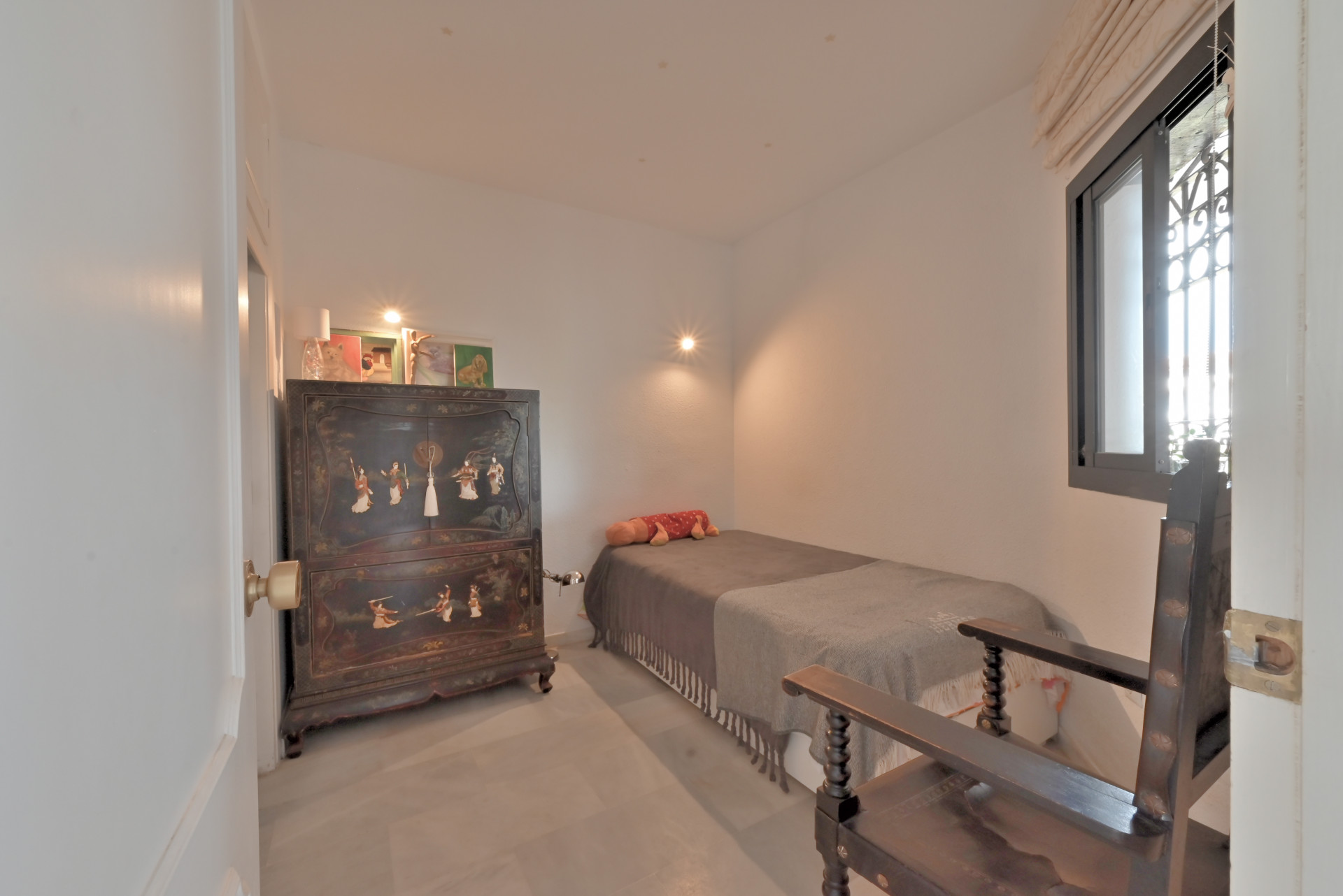 Two-Bedroom Apartment with Pool and Sea Views in Calahonda Park — Calahonda