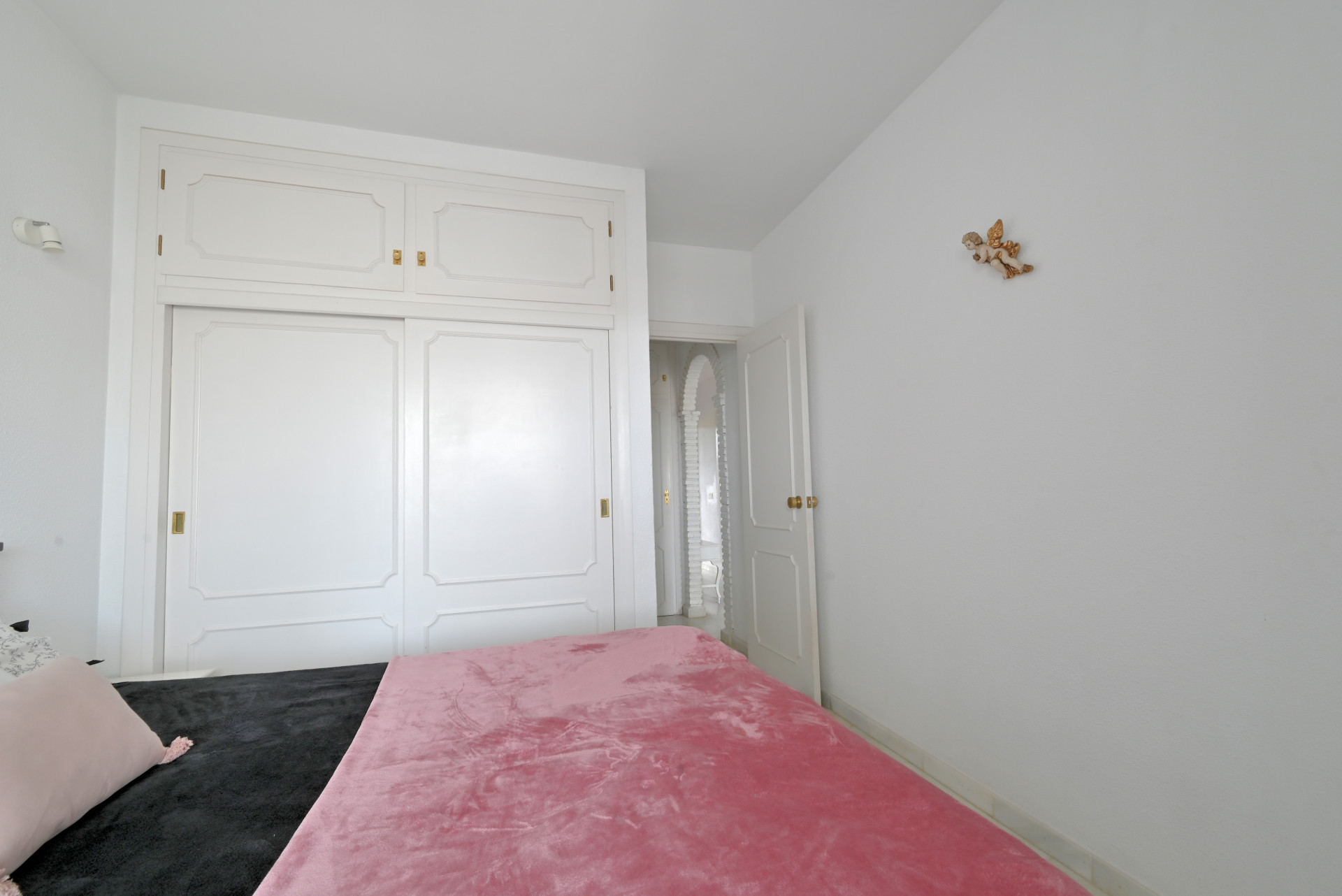 Two-Bedroom Apartment with Pool and Sea Views in Calahonda Park — Calahonda
