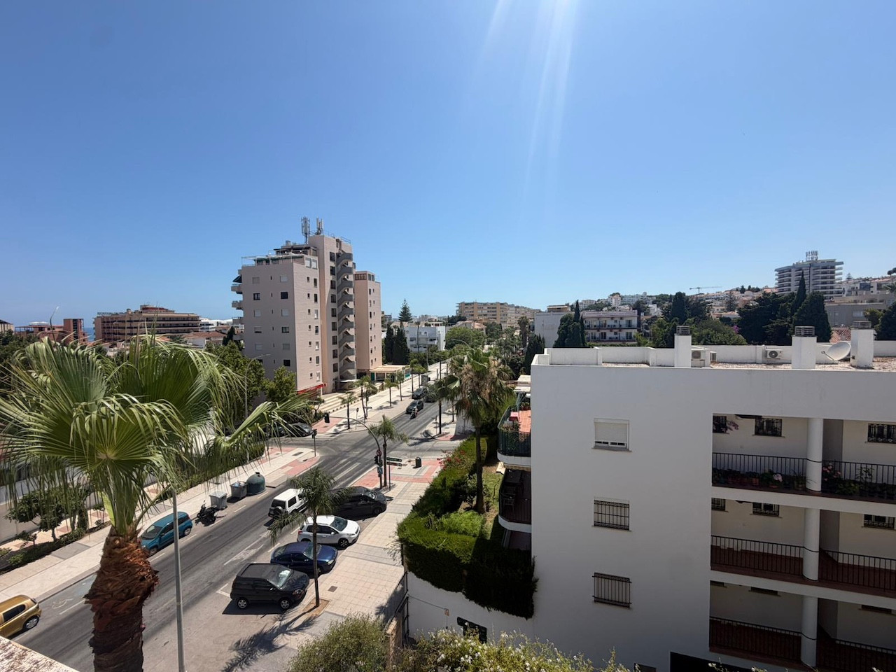 2-Bed Sea View Apartment with Tourist License in La Carihuela — La Carihuela