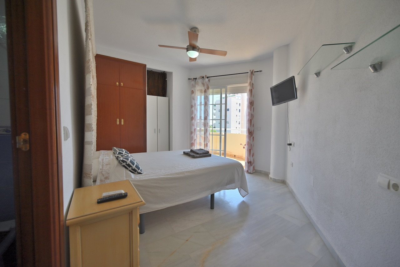 2-Bed Sea View Apartment with Tourist License in La Carihuela — La Carihuela