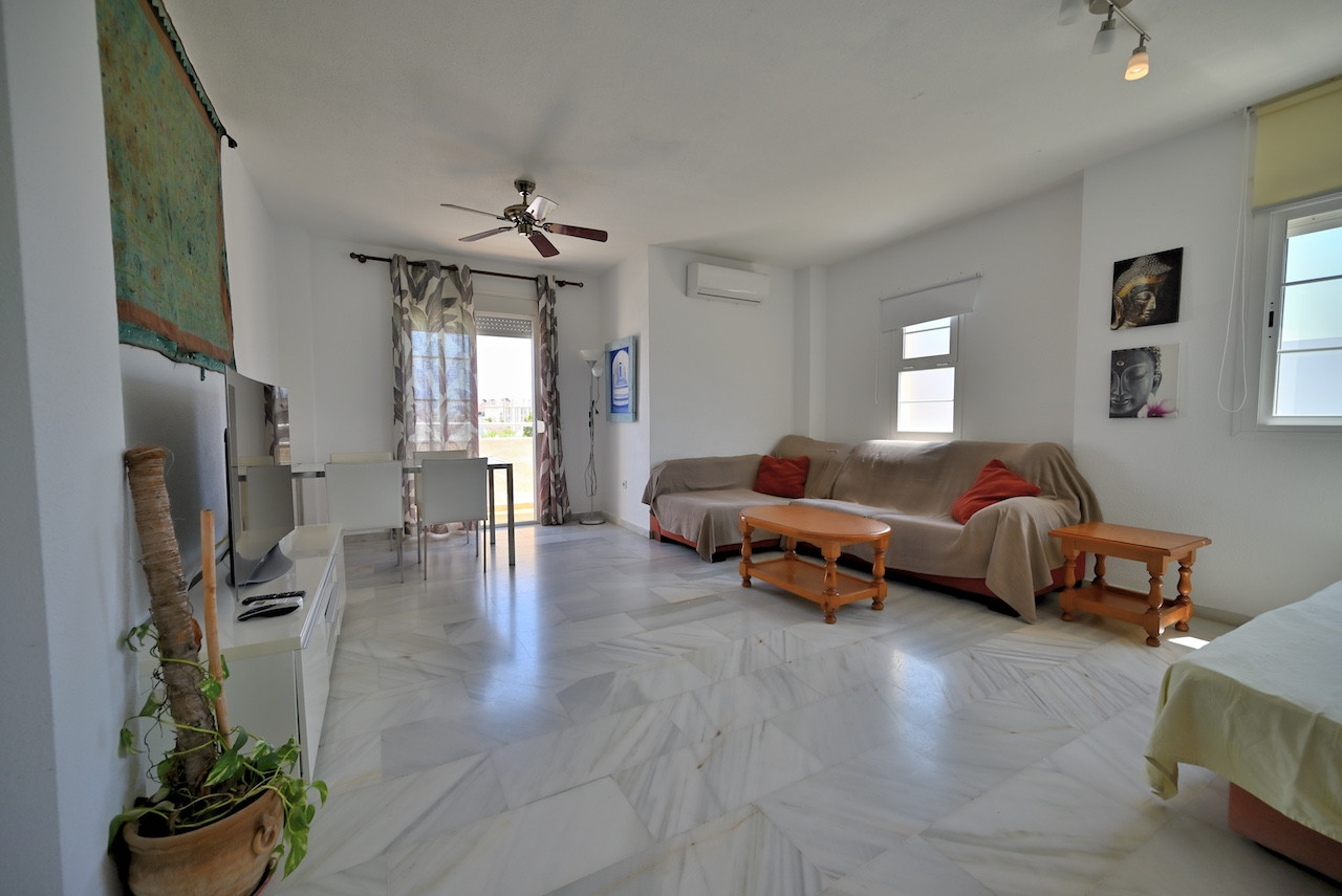 2-Bed Sea View Apartment with Tourist License in La Carihuela — La Carihuela