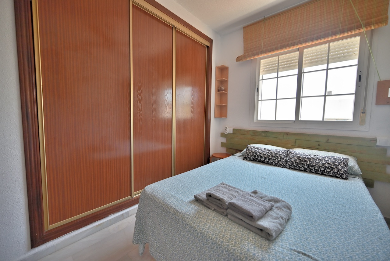 2-Bed Sea View Apartment with Tourist License in La Carihuela — La Carihuela