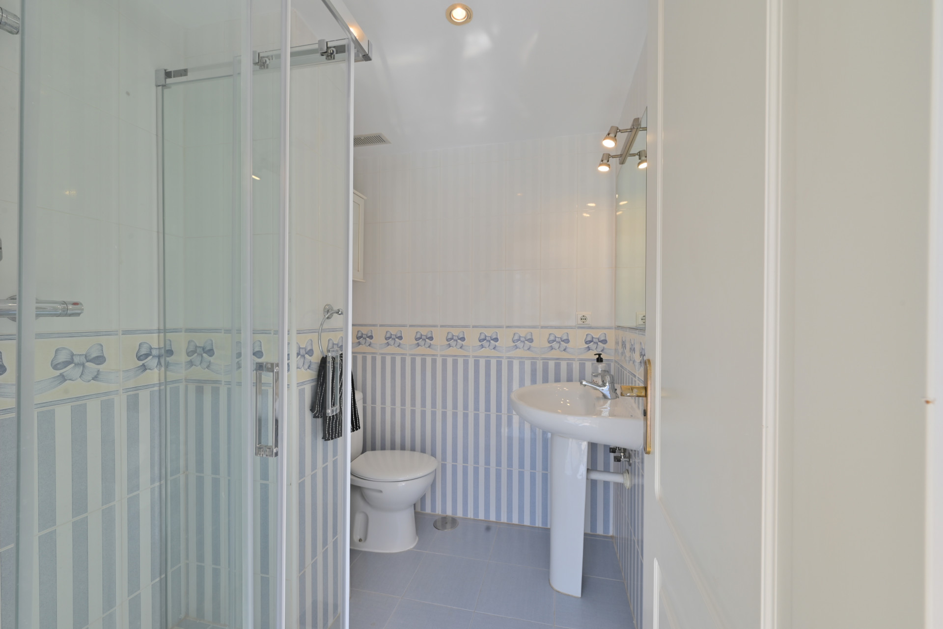 Sea-View Penthouse with Huge Terraces & Solarium, Calahonda — Calahonda