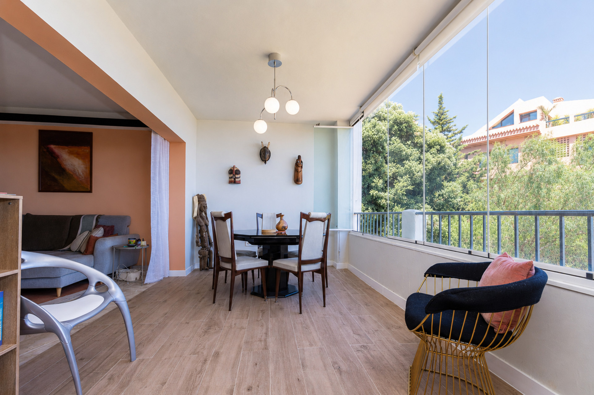Elevated Ground Floor 2-Bed Apartment with Sea Views, Calahonda — Calahonda