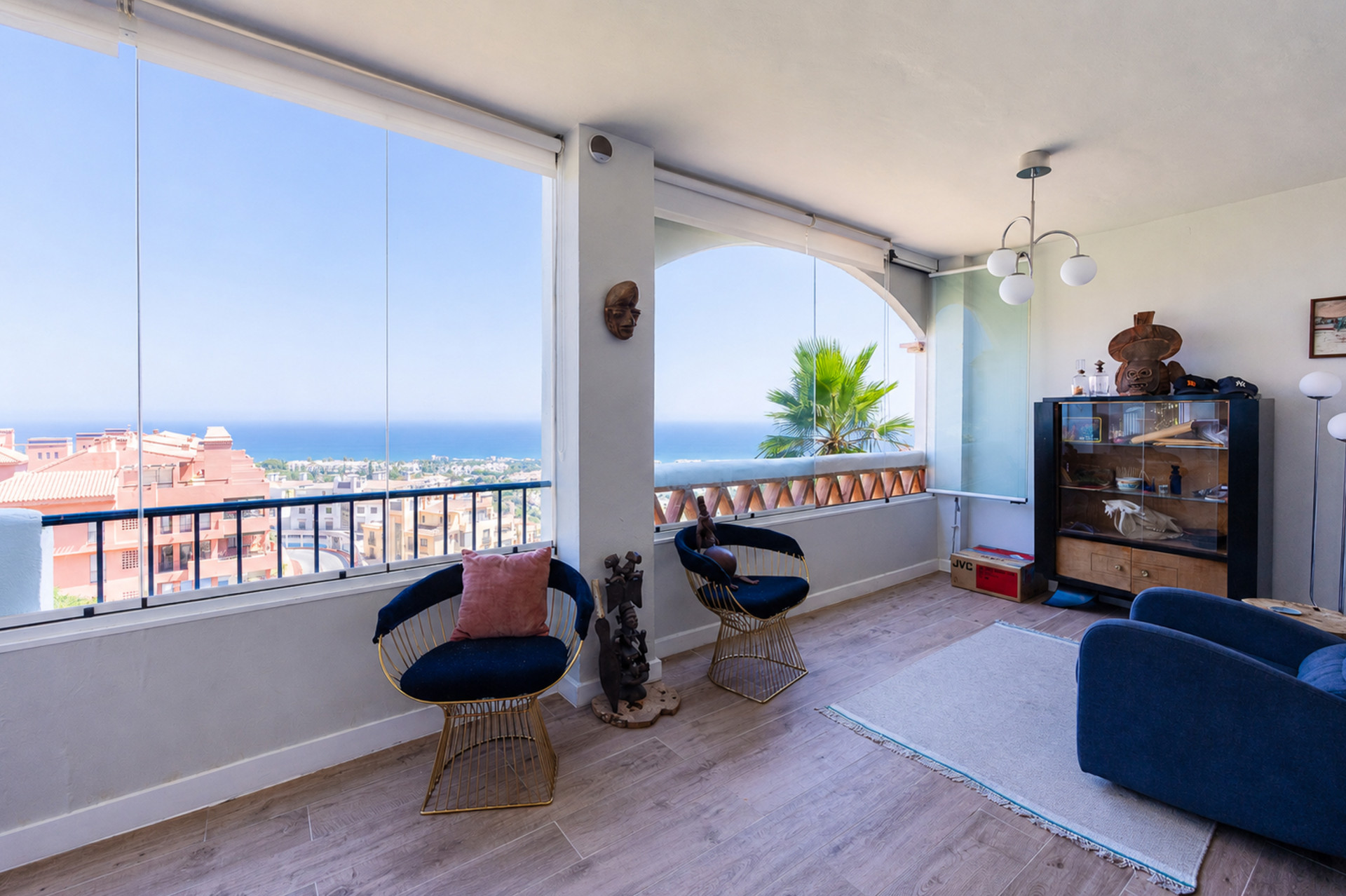 Elevated Ground Floor 2-Bed Apartment with Sea Views, Calahonda — Calahonda