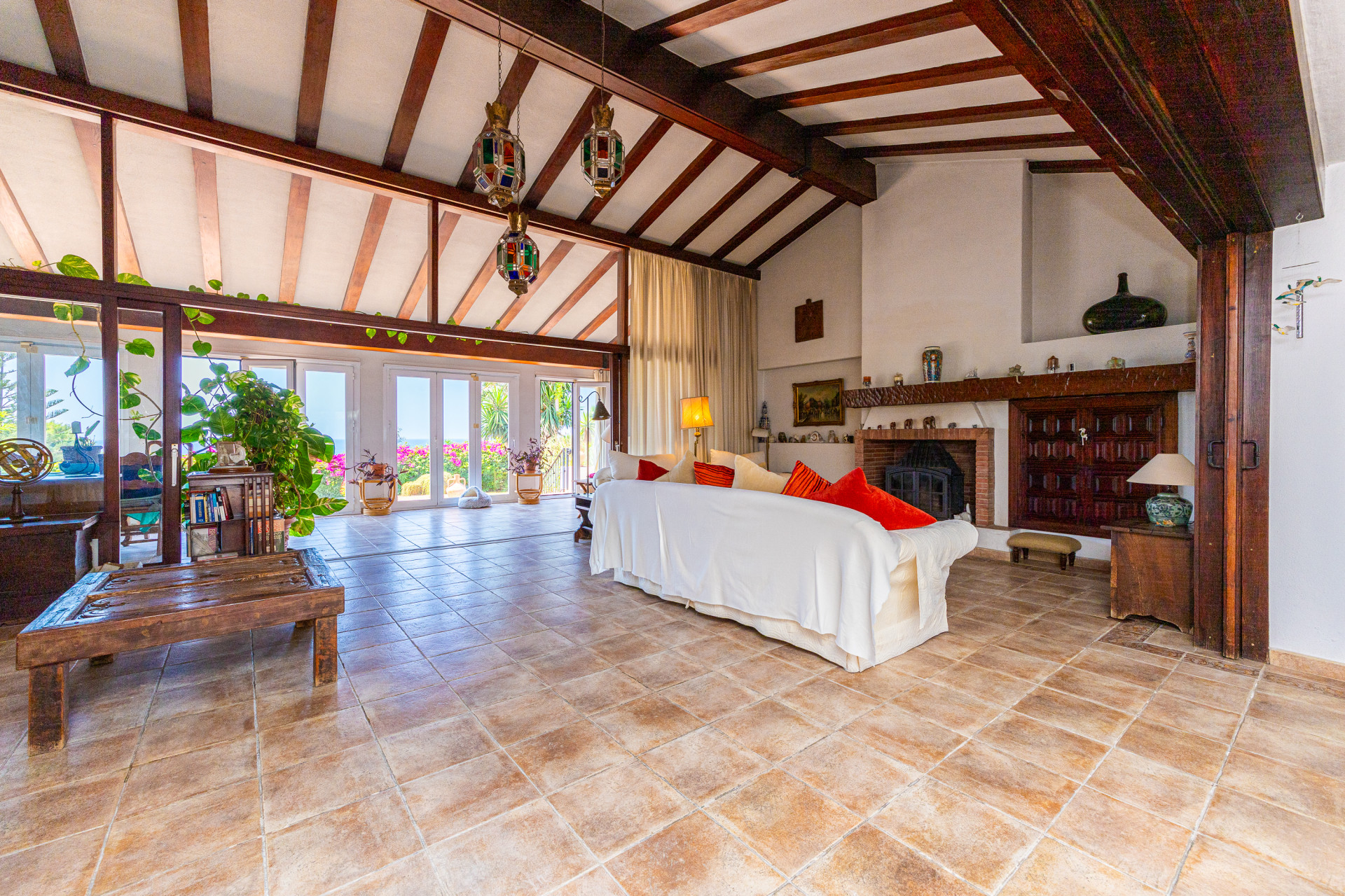 Cortijo-Style Villa with Sea Views on 3,000m² Plot, El Chaparral — El Chaparral