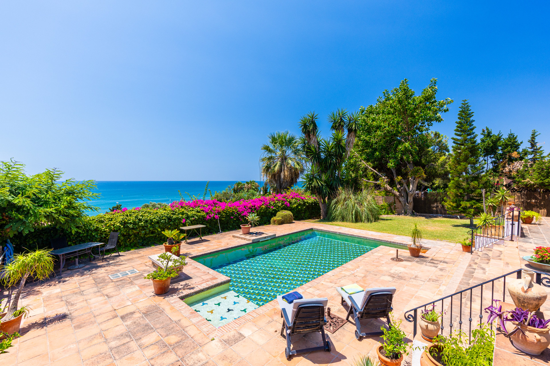 Cortijo-Style Villa with Sea Views on 3,000m² Plot, El Chaparral — El Chaparral