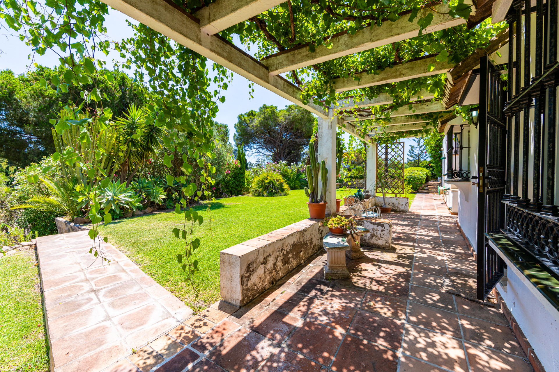 Cortijo-Style Villa with Sea Views on 3,000m² Plot, El Chaparral — El Chaparral