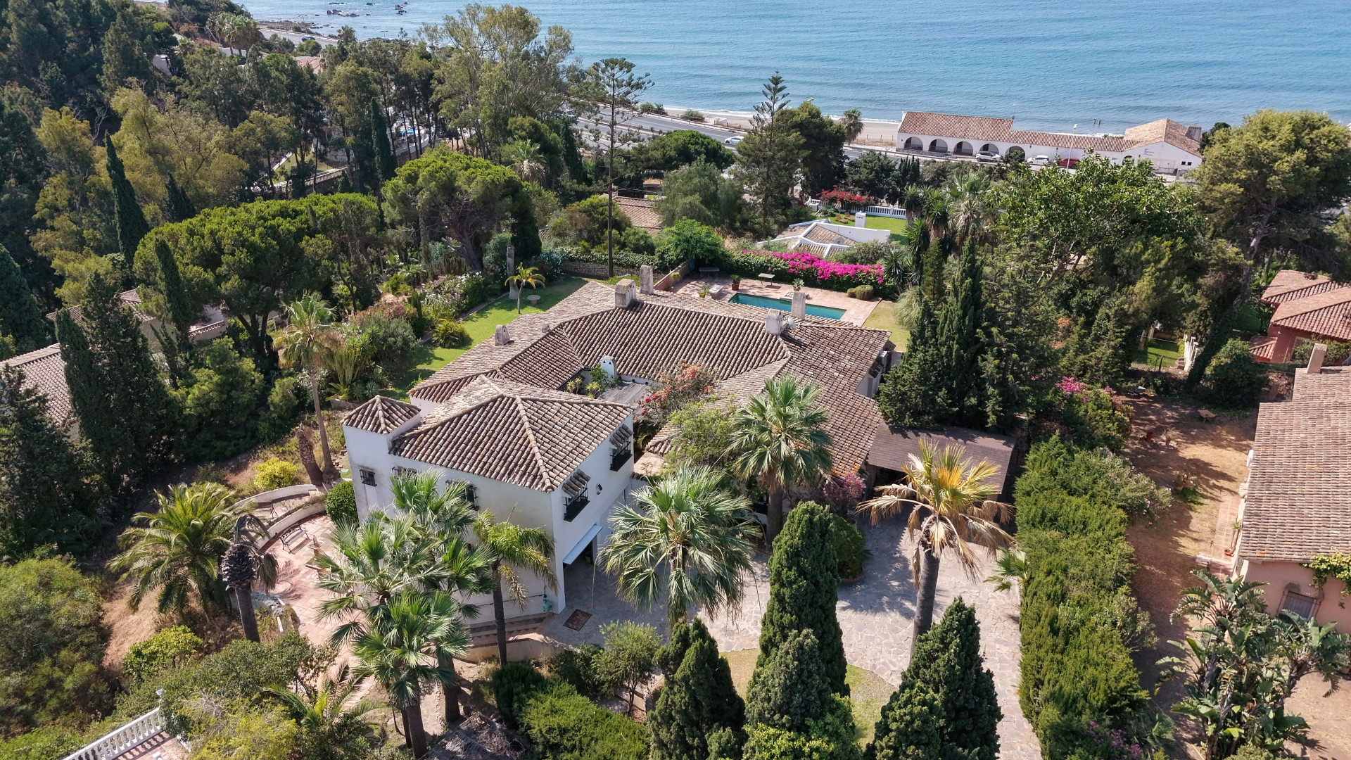 Cortijo-Style Villa with Sea Views on 3,000m² Plot, El Chaparral — El Chaparral