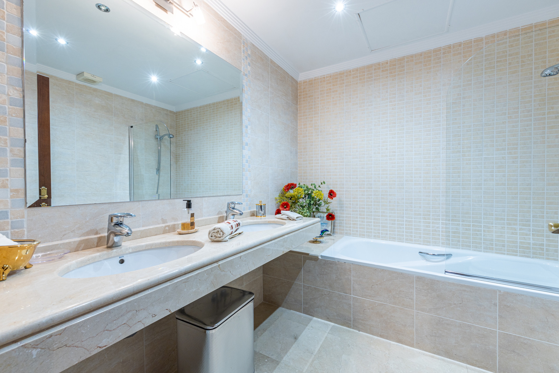 Elegant 4-Bed Golf-Front Villa in La Cala Golf Resort, Malaga — La Cala Golf Resort