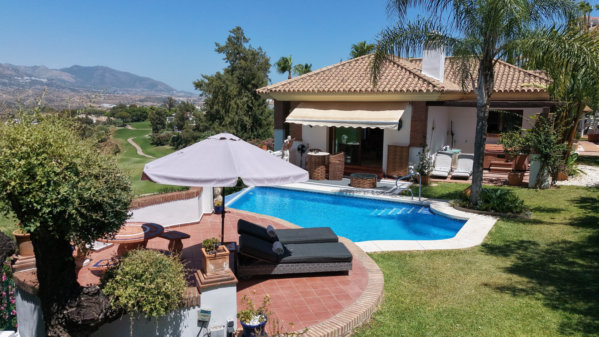 Elegant 4-Bed Golf-Front Villa in La Cala Golf Resort, Malaga — La Cala Golf Resort