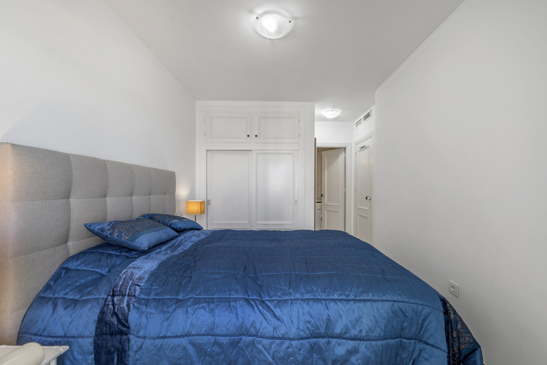 Beachfront Penthouse with Rooftop Terrace in Calahonda — Calahonda