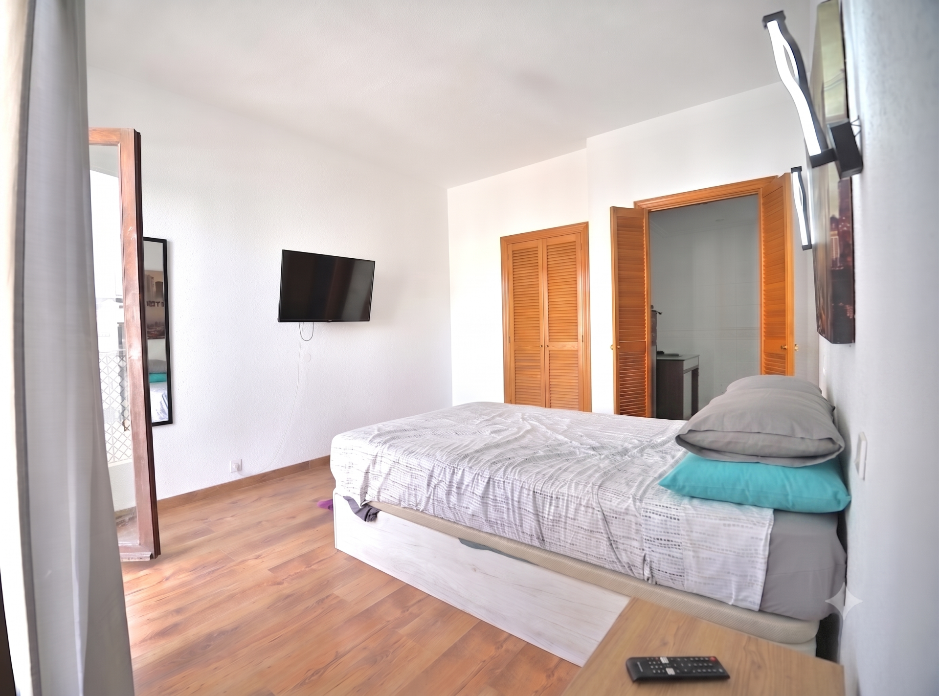 Move-In Ready 2-Bed Apartment Near Torremolinos Centro & Beach — Torremolinos Centro