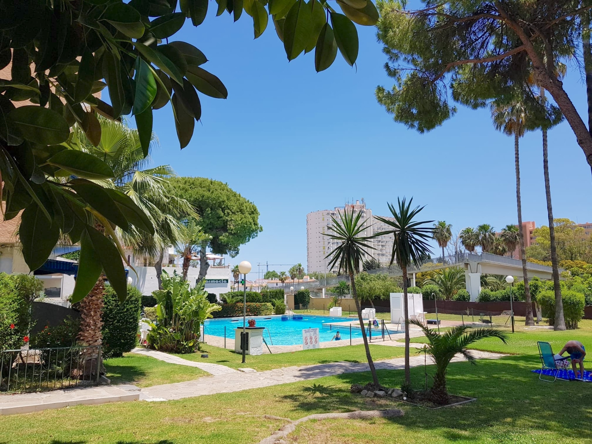 Move-In Ready 2-Bed Apartment Near Torremolinos Centro & Beach — Torremolinos Centro