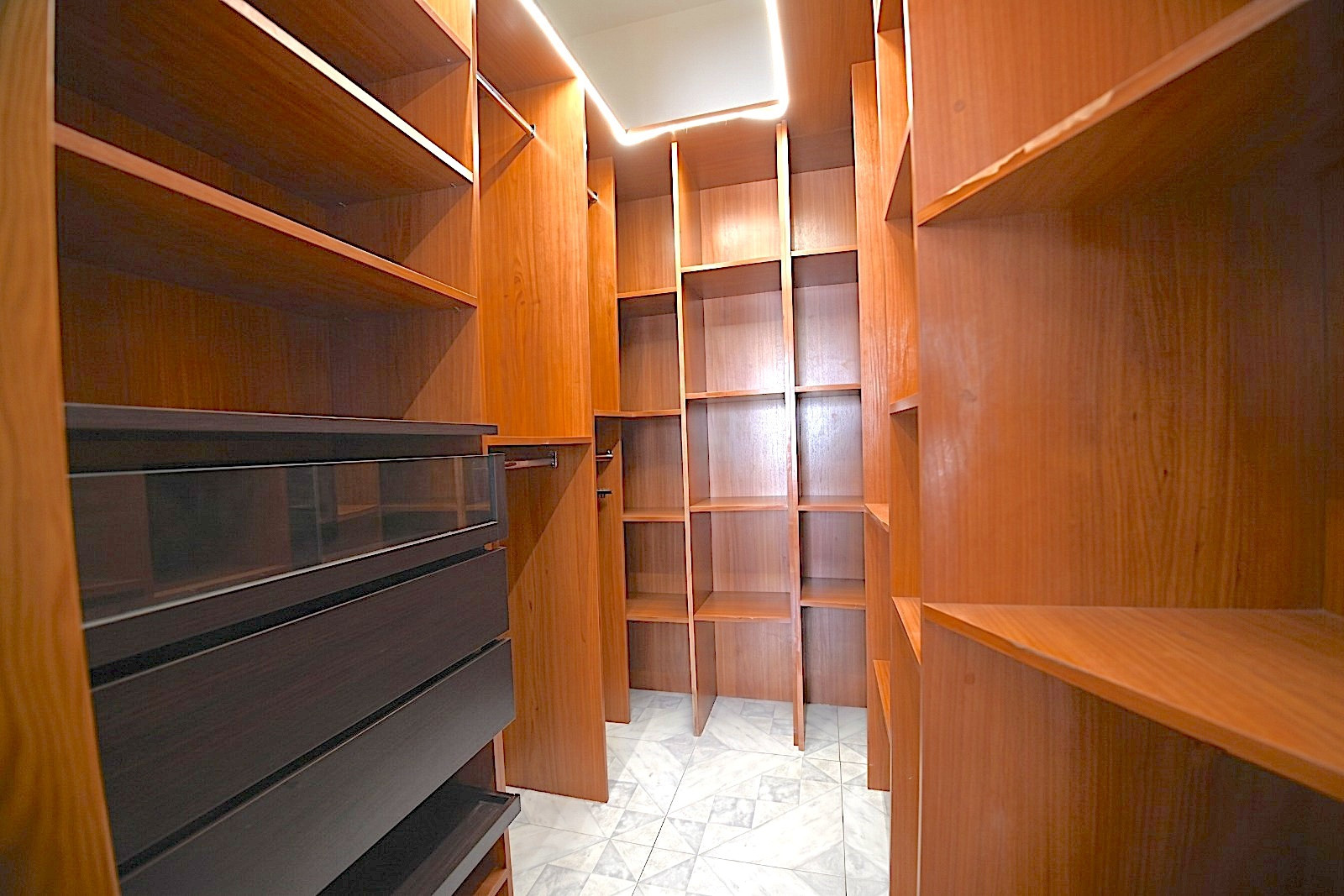 Move-In Ready 2-Bed Apartment Near Torremolinos Centro & Beach — Torremolinos Centro
