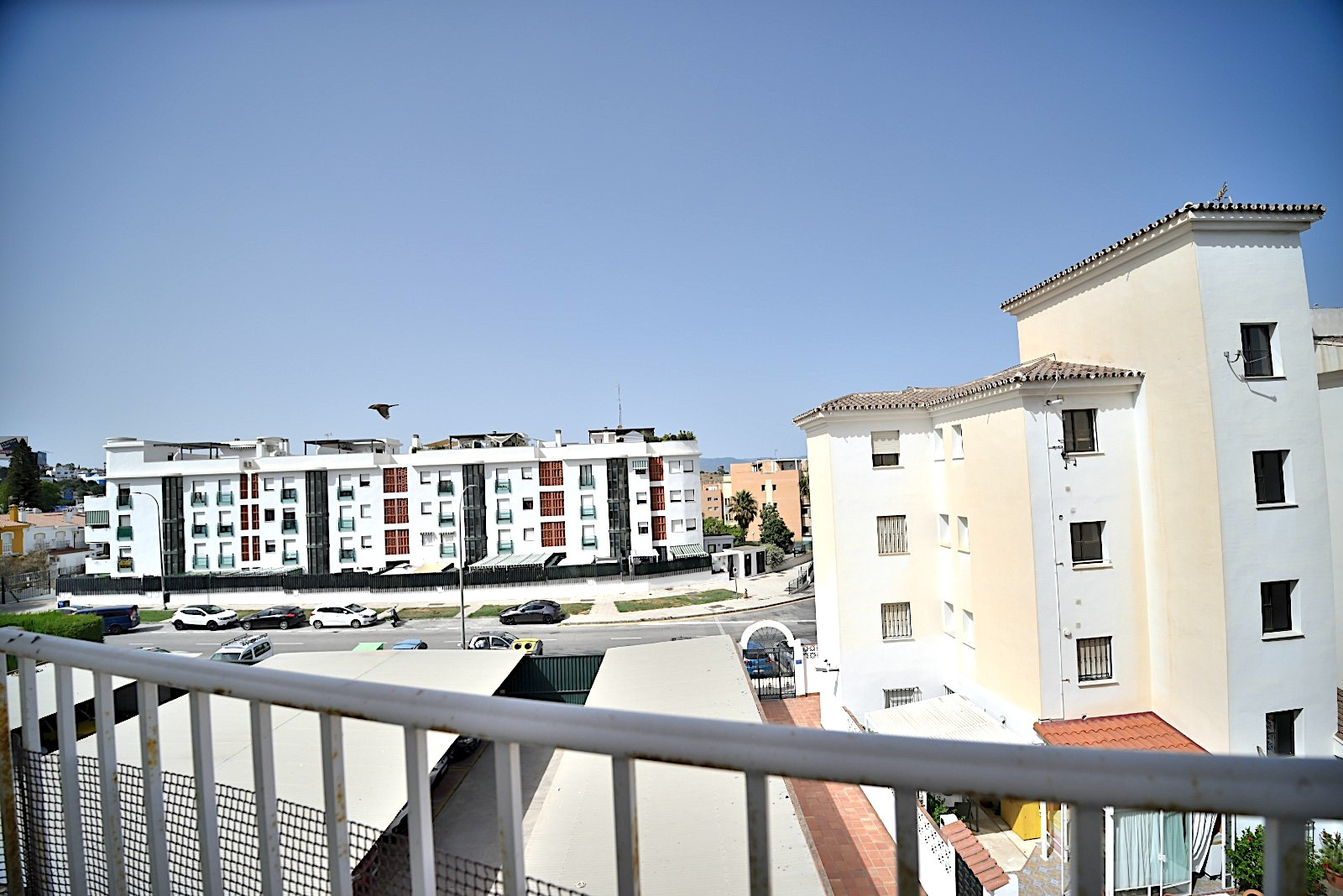 Move-In Ready 2-Bed Apartment Near Torremolinos Centro & Beach — Torremolinos Centro