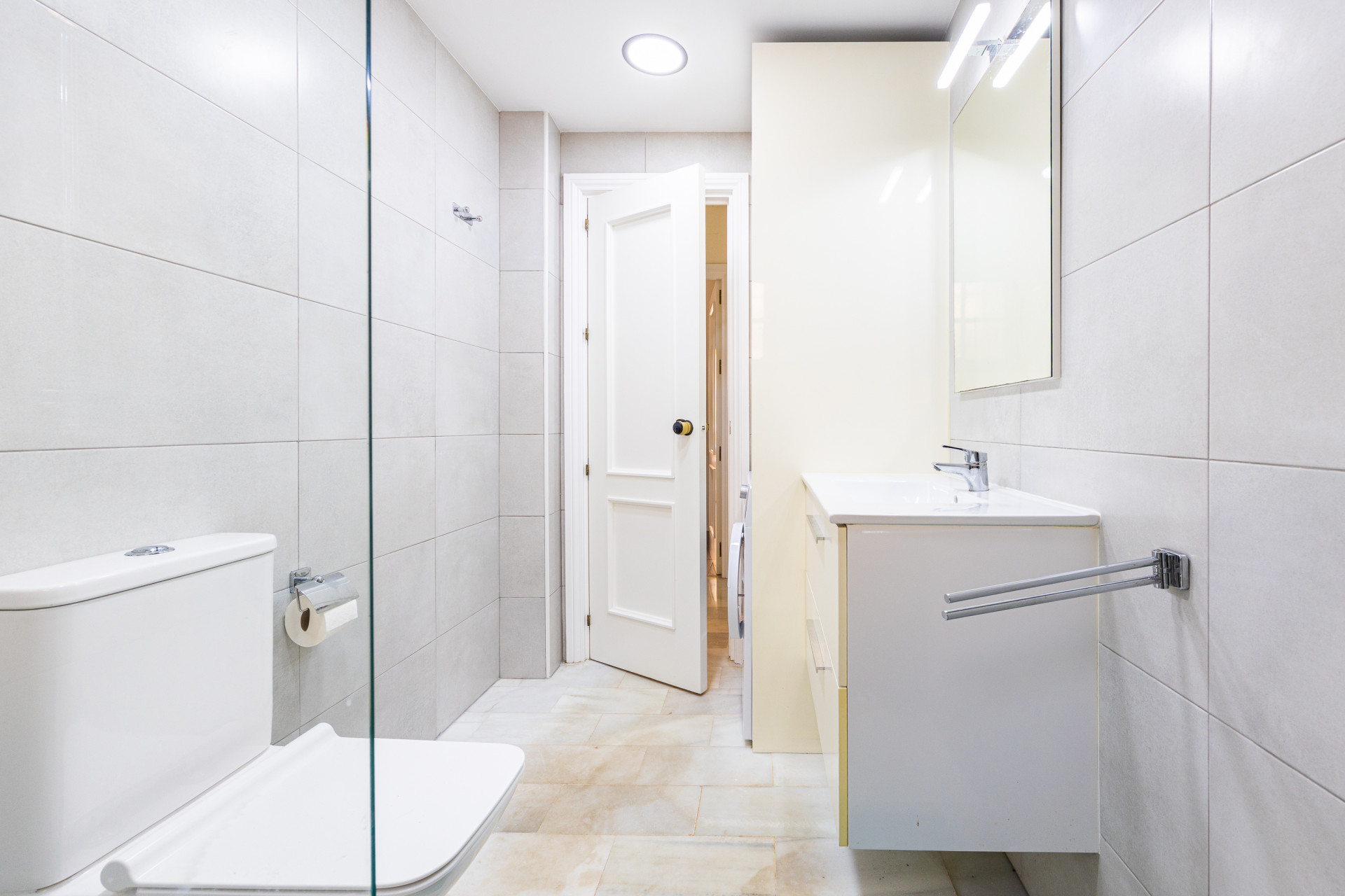 Two-Bed Ground Floor Apartment with Sea Views, Calahonda — Calahonda