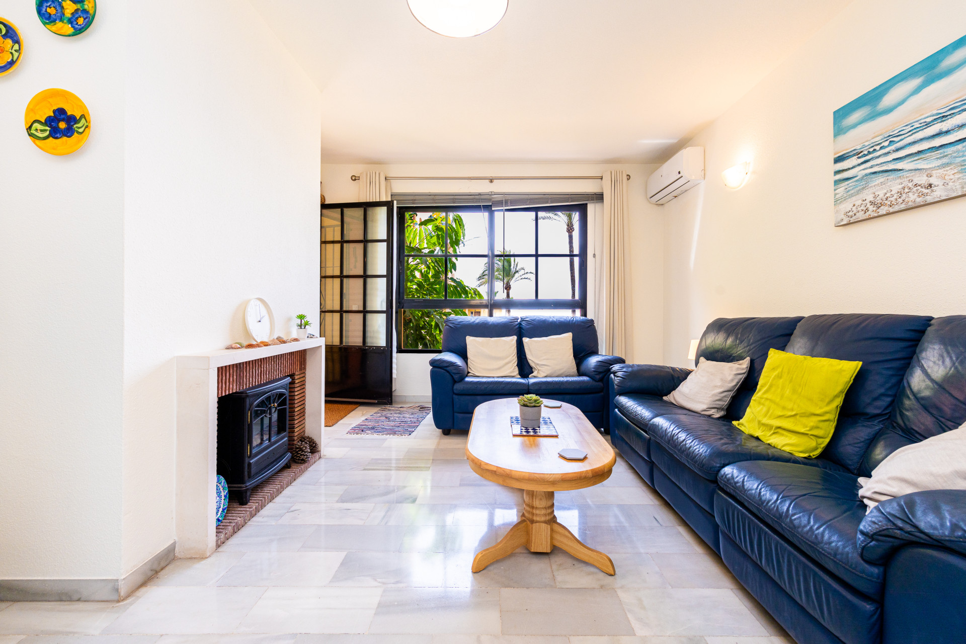 Two-Bed Ground Floor Apartment with Sea Views, Calahonda — Calahonda