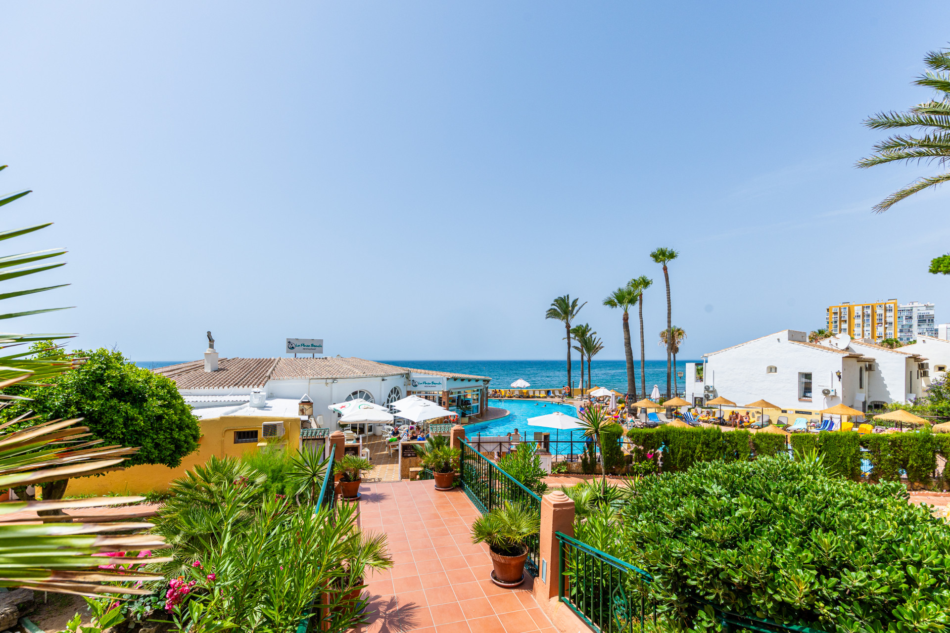 Two-Bed Ground Floor Apartment with Sea Views, Calahonda — Calahonda