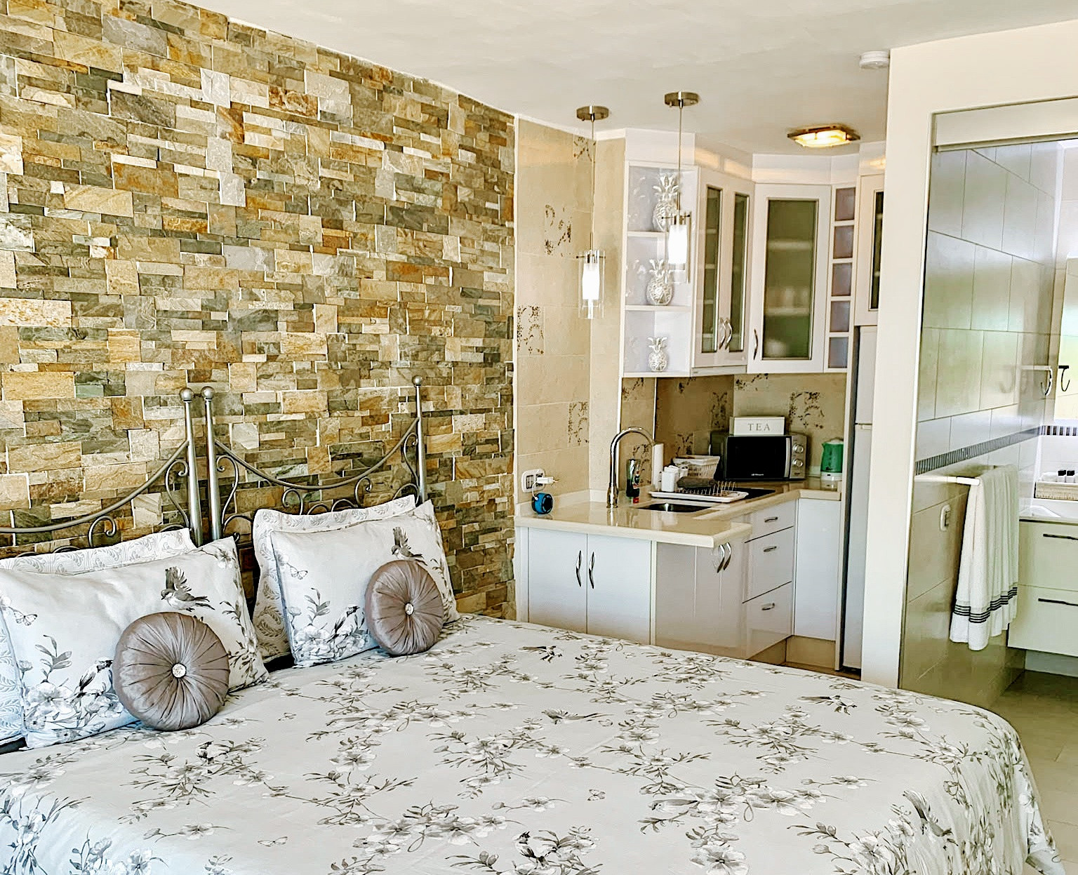 Luxury Sea View Villa in Benalmadena Centro with Established Rental Business — Benalmadena Centro
