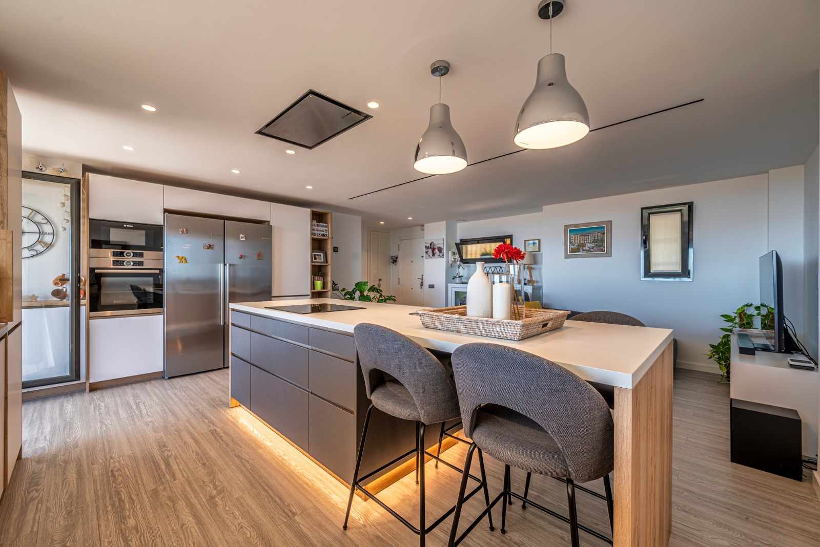 Renovated 3-Bed Sea-View Apartment with Pool in Montealto, Benalmádena — Benalmadena