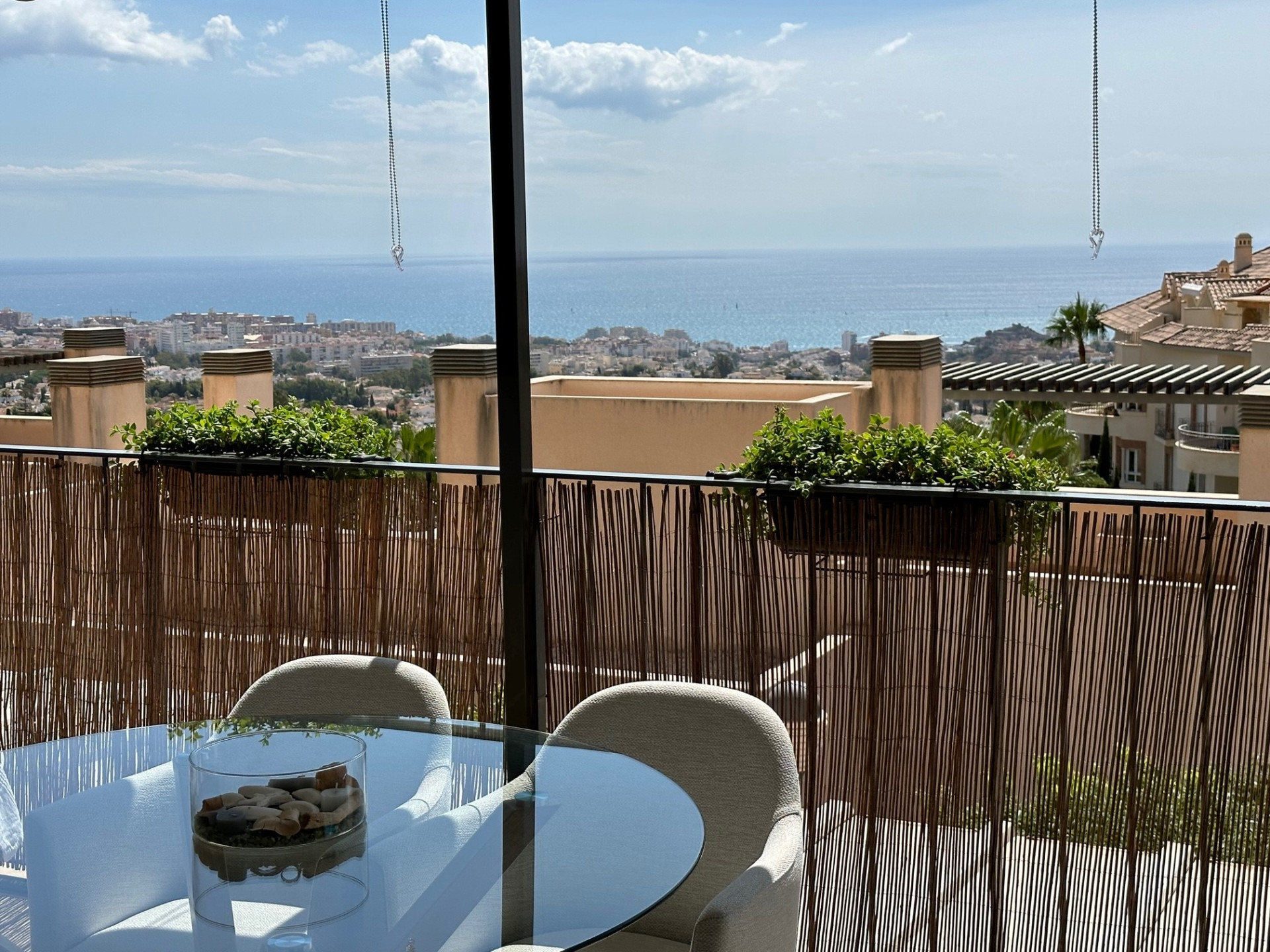 Renovated 3-Bed Sea-View Apartment with Pool in Montealto, Benalmádena — Benalmadena