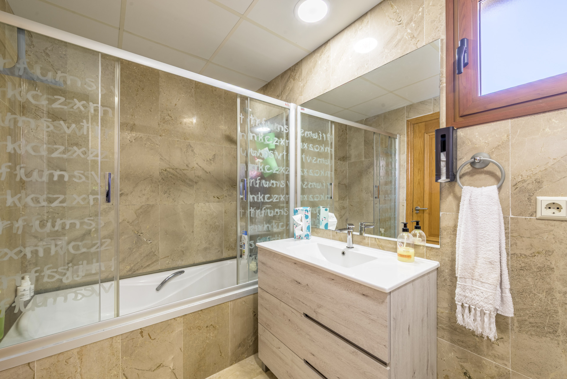Bright 3-Bed Apartment with Pool in Lomas del Real, Mijas Costa — Mijas Costa