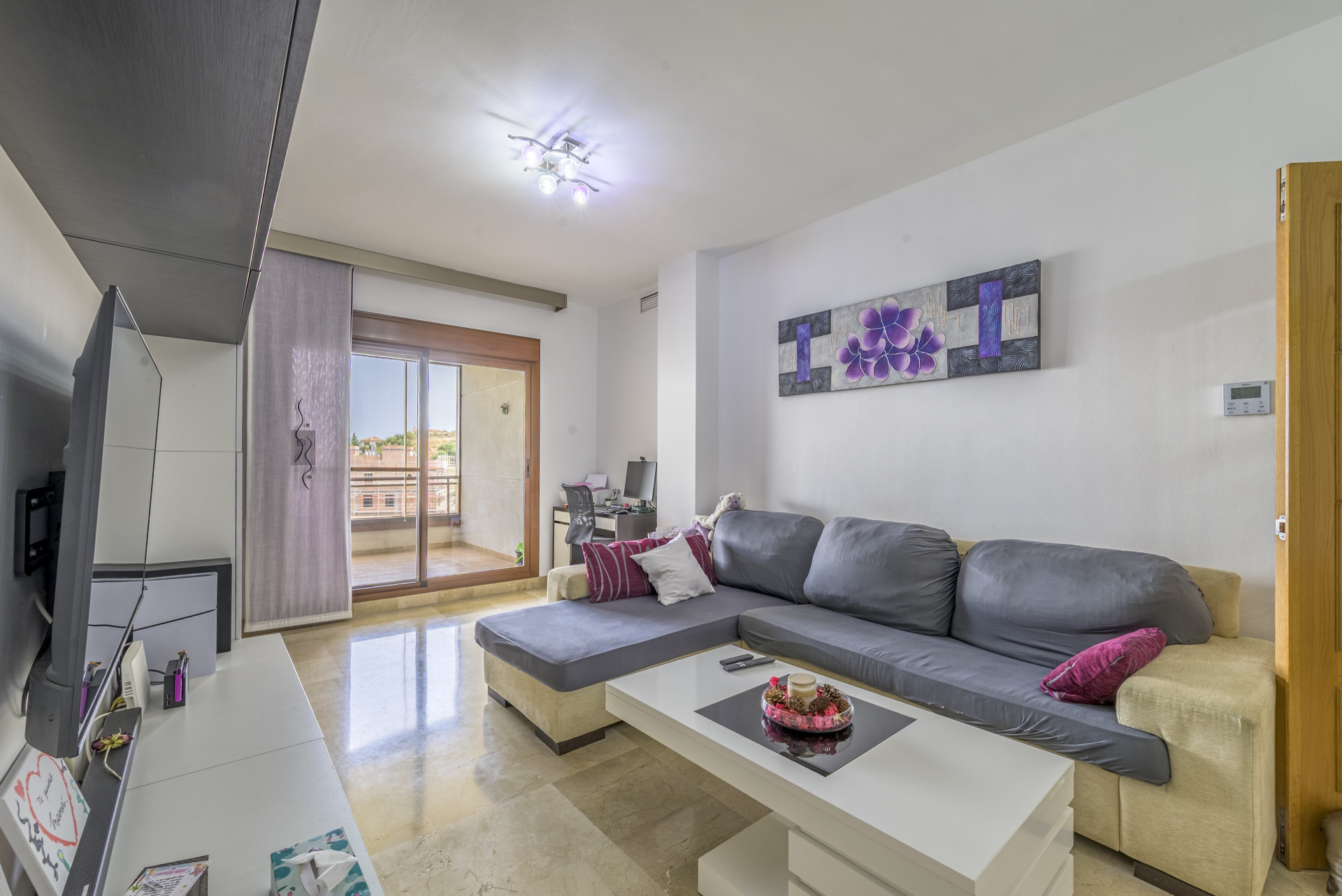 Bright 3-Bed Apartment with Pool in Lomas del Real, Mijas Costa — Mijas Costa