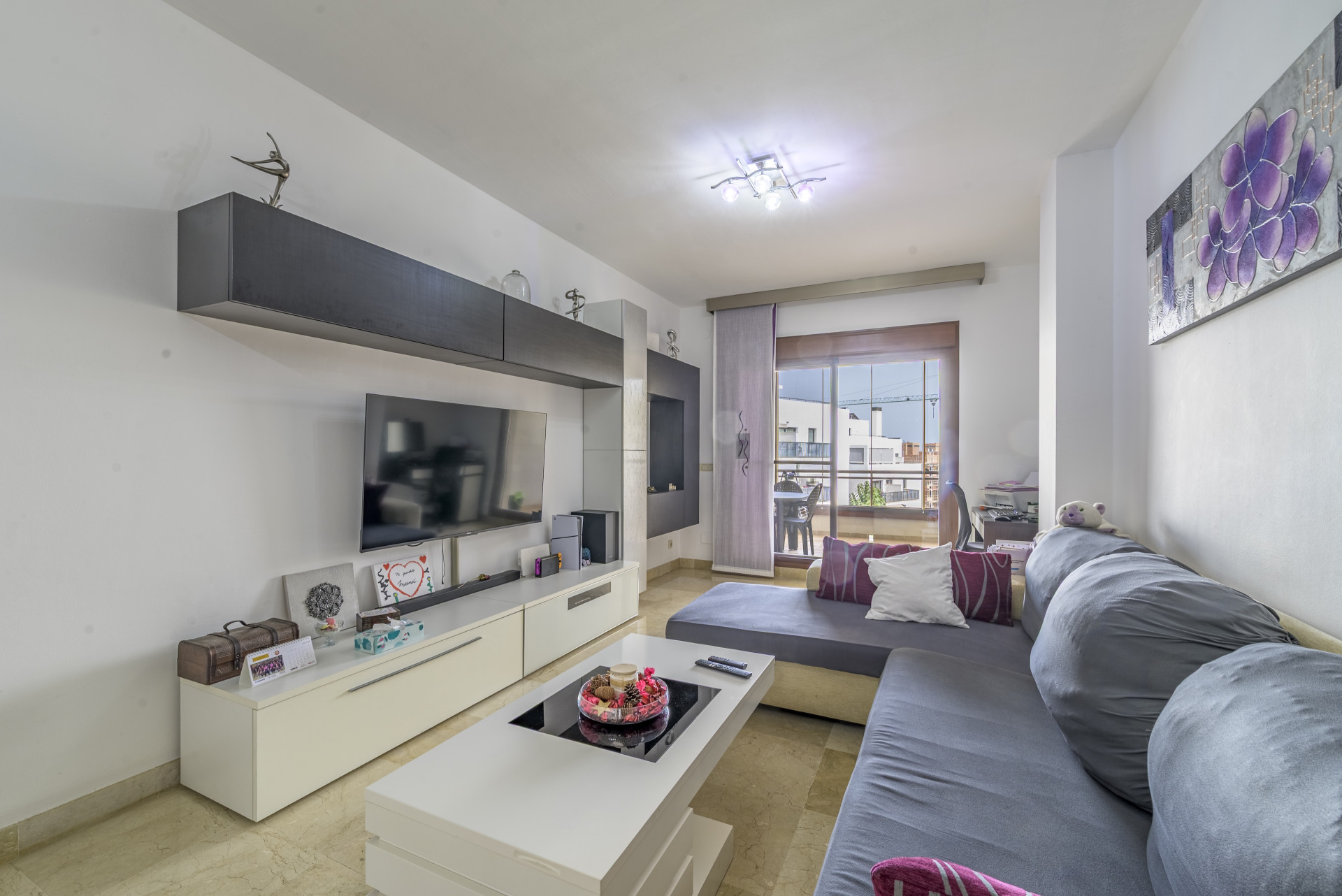 Bright 3-Bed Apartment with Pool in Lomas del Real, Mijas Costa — Mijas Costa
