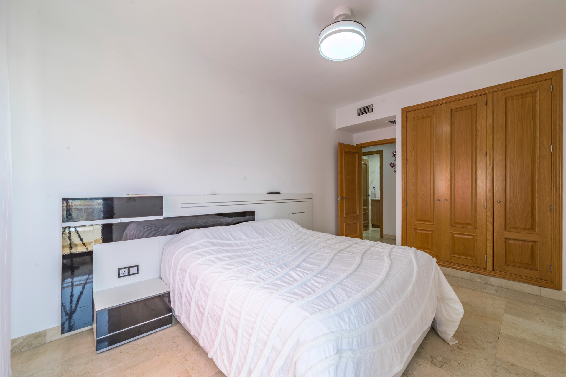Bright 3-Bed Apartment with Pool in Lomas del Real, Mijas Costa — Mijas Costa