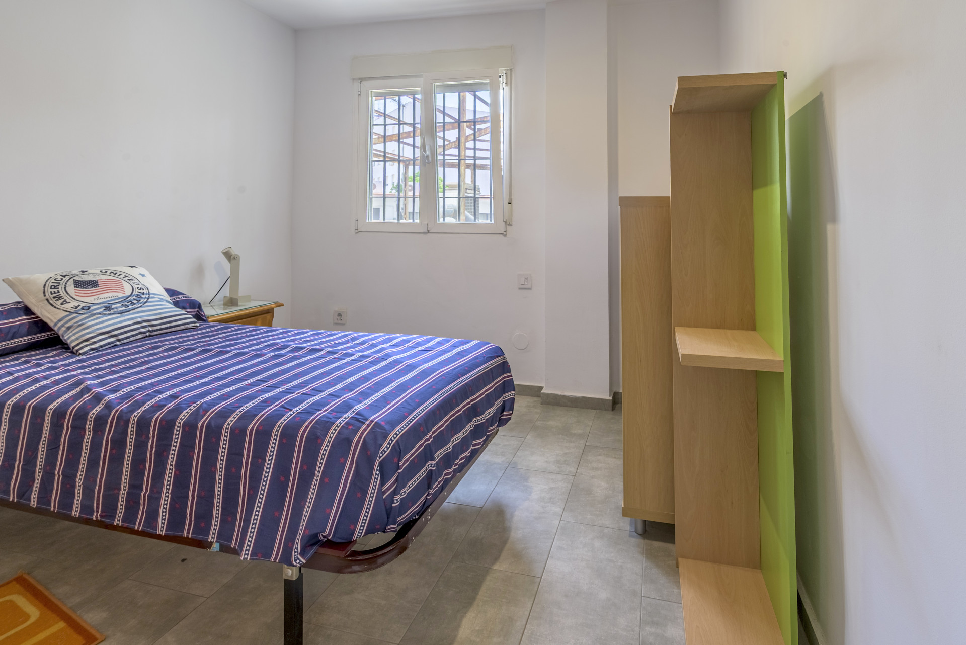 Renovated 3-Bed Apartment with Terrace, Plaza Views – Torremolinos Centro — Torremolinos Centro