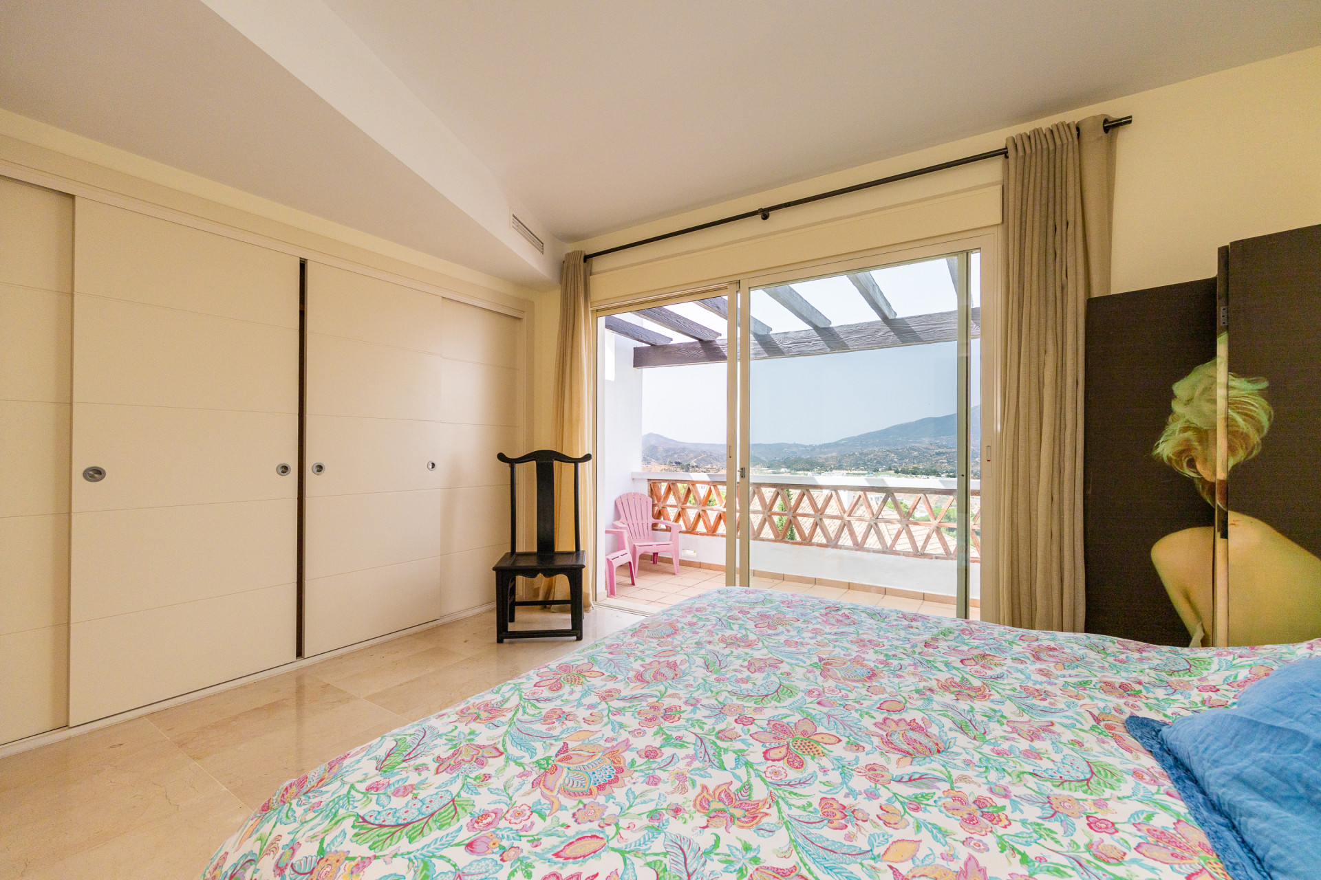 Bright 3-Bed Townhouse with Views & Pool, La Cala Golf Resort — La Cala Golf Resort
