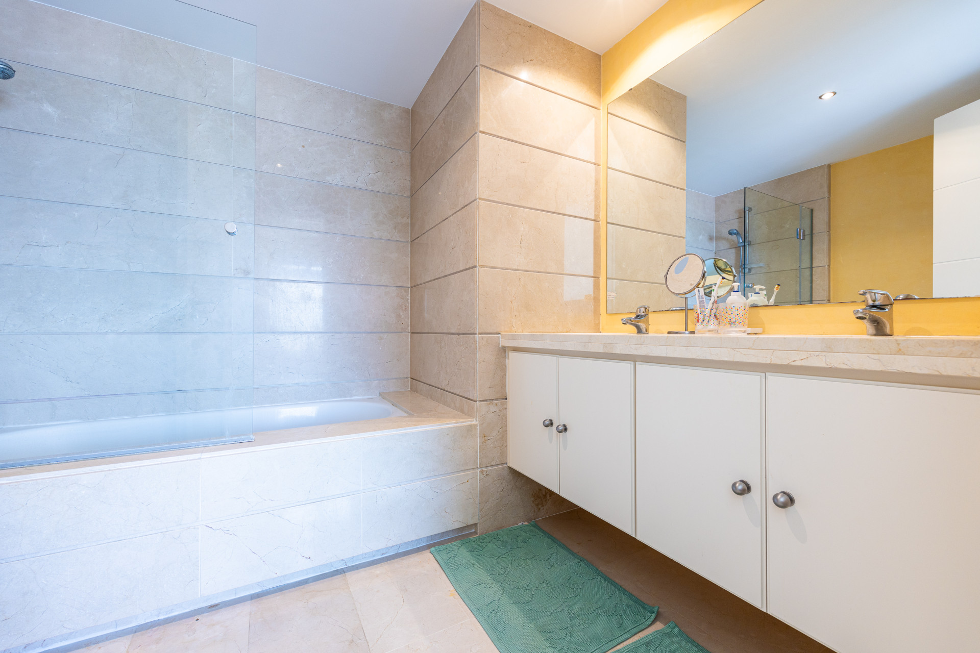 Bright 3-Bed Townhouse with Views & Pool, La Cala Golf Resort — La Cala Golf Resort