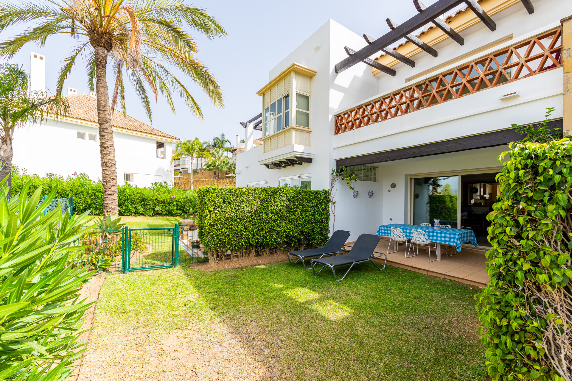 Bright 3-Bed Townhouse with Views & Pool, La Cala Golf Resort — La Cala Golf Resort