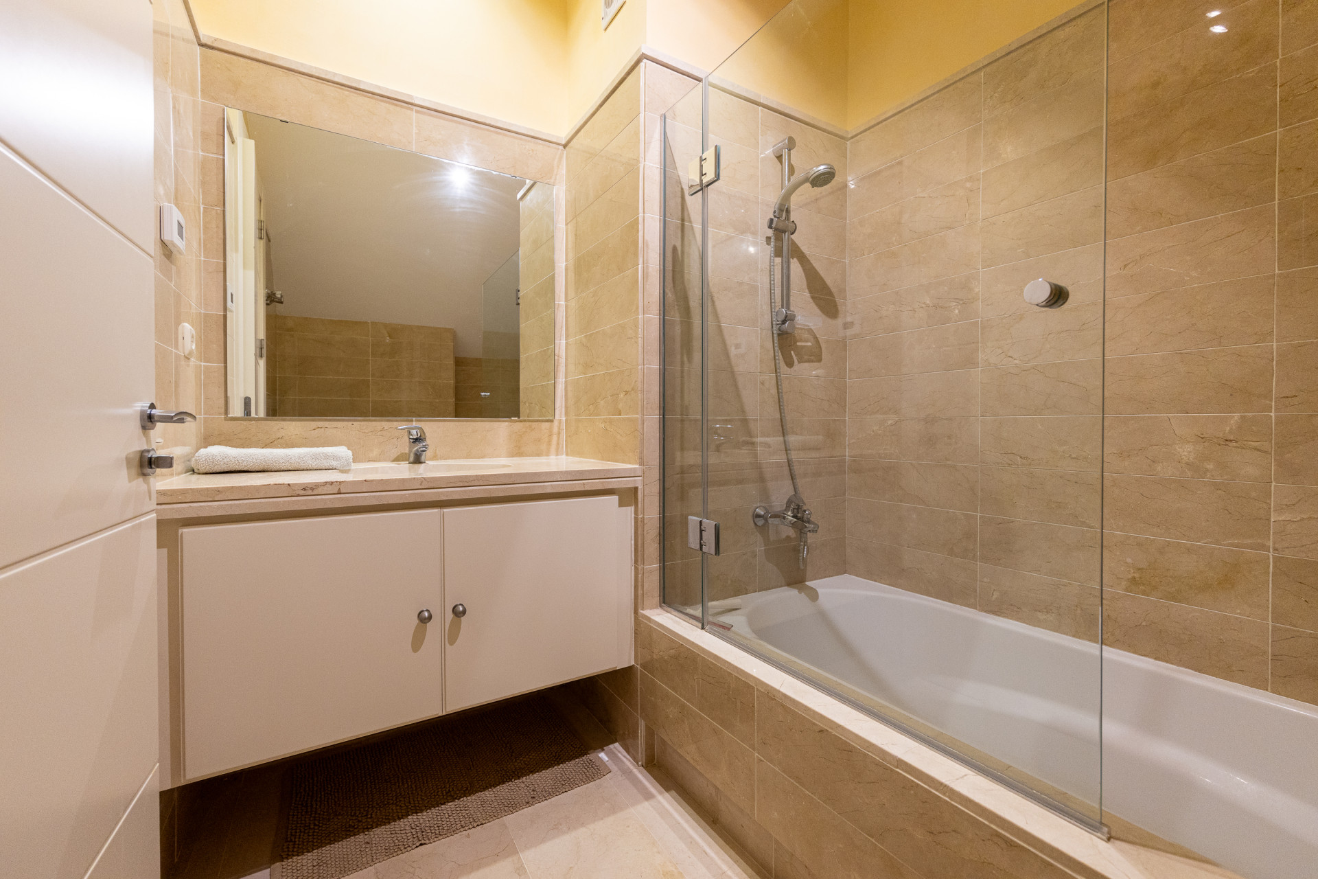 Bright 3-Bed Townhouse with Views & Pool, La Cala Golf Resort — La Cala Golf Resort