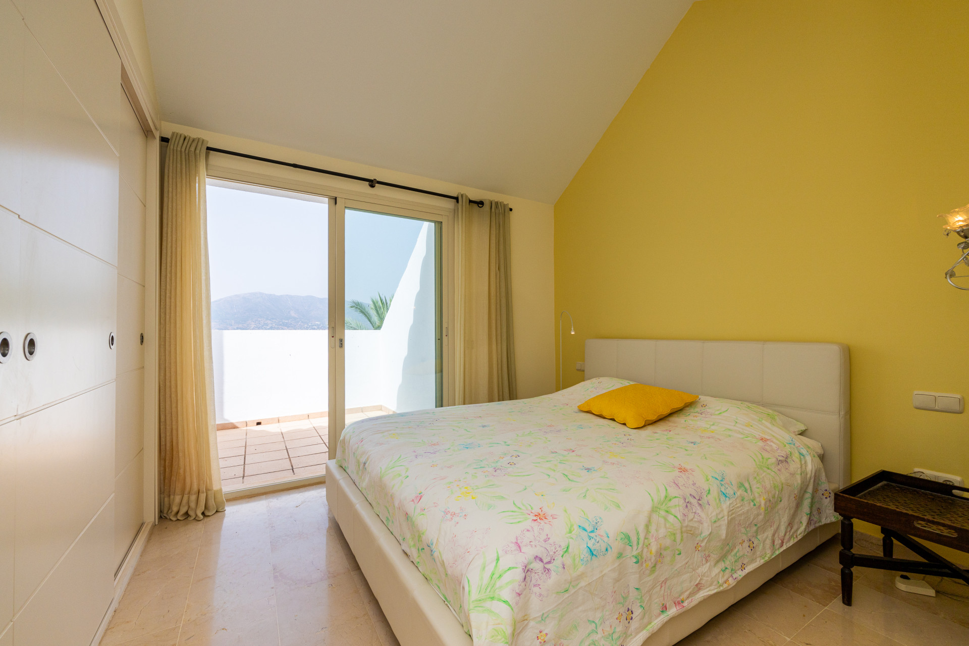Bright 3-Bed Townhouse with Views & Pool, La Cala Golf Resort — La Cala Golf Resort