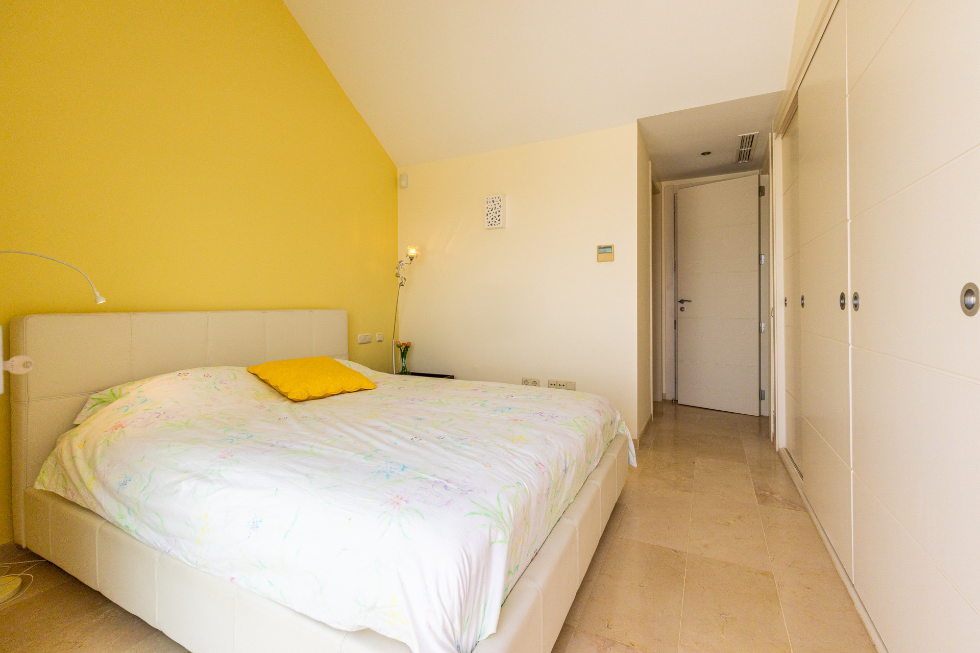 Bright 3-Bed Townhouse with Views & Pool, La Cala Golf Resort — La Cala Golf Resort