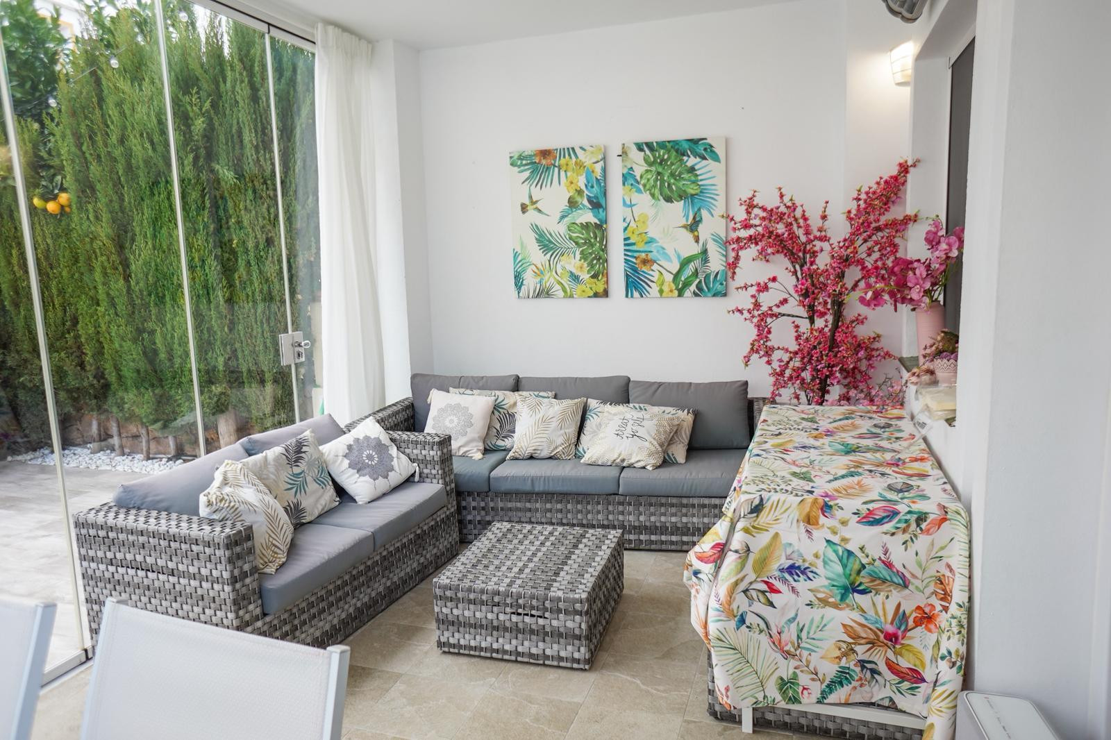 Turn-Key Corner Town House with Pool in Benalmádena Pueblo — Benalmadena Pueblo